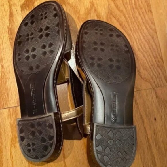Naturalizer Sz 7 Like NEW flat sandals - Picture 3 of 3